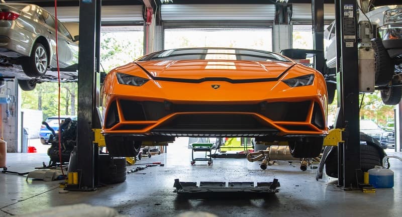 Gara chuyên sửa xe Lamborghini uy tín AGM Workshop