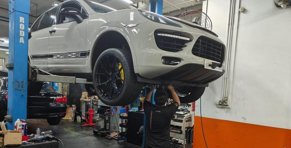 quy trình bảo dưỡng xe Porsche
