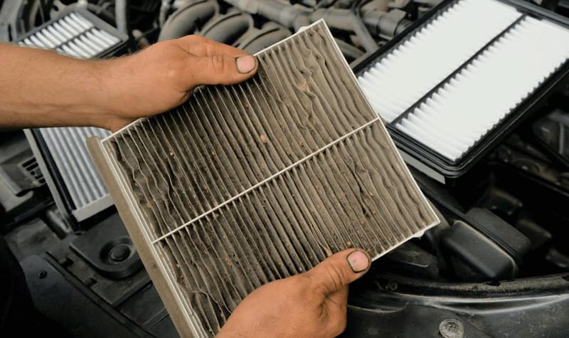 lọc gió điều hòa ô tô bẩn