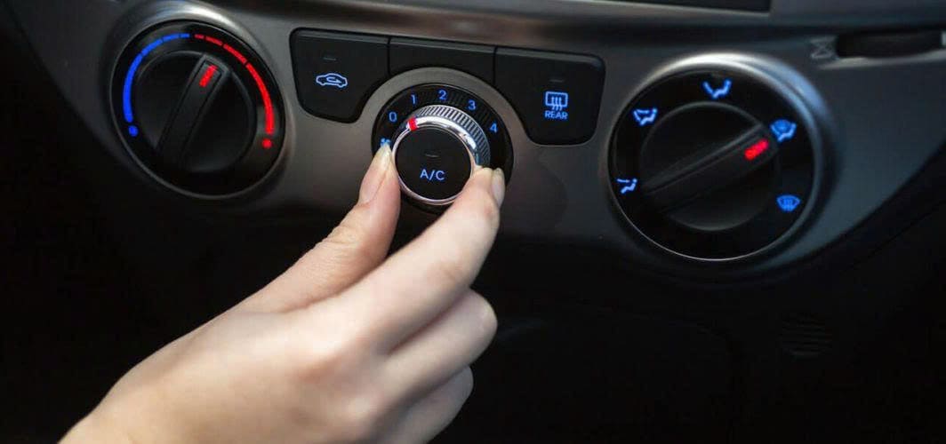 vì sao điều hòa xe hơi lúc mát lúc không
