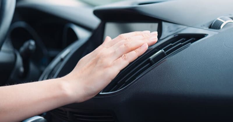 vì sao điều hòa ô tô không lạnh khi dừng xe