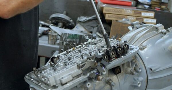 khi nào cần đại tu hộp số ô tô