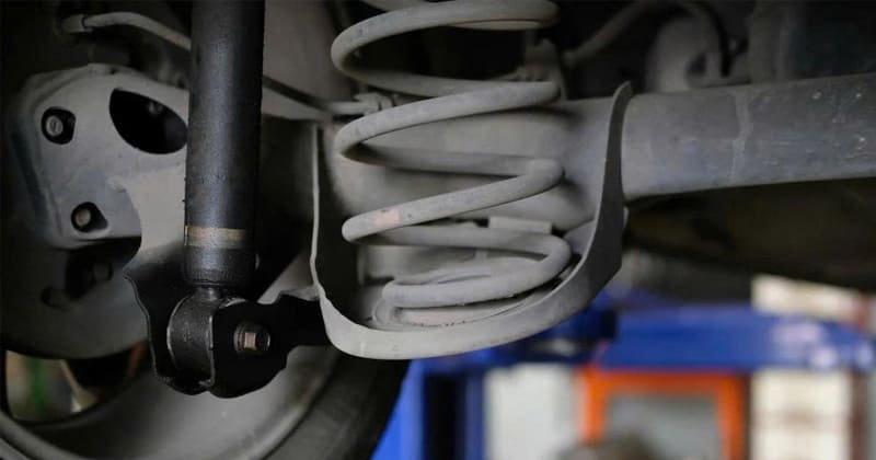 vì sao hệ thống treo ô tô bị hư